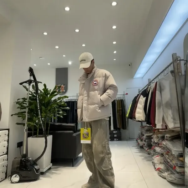 【Canada Goose  公式旗艦店】 カナダグース  ダウンジャケット ご好評に付き再入荷！241227