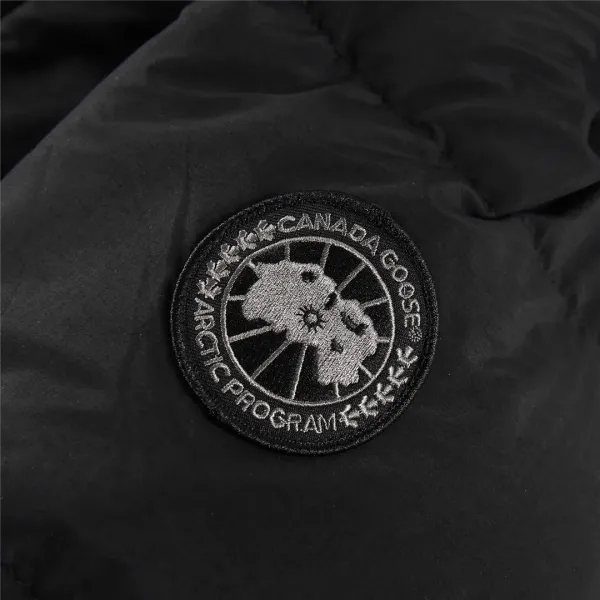 【Canada Goose  公式旗艦店】 カナダグース  ダウンジャケット ご好評に付き再入荷！241024