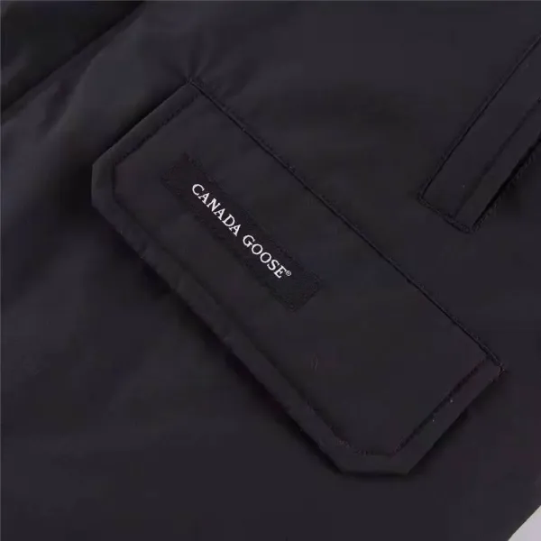 【Canada Goose  公式旗艦店】 カナダグース  ダウンジャケット ご好評に付き再入荷！241024