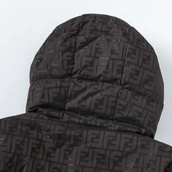 FENDI（フェンディ） ダウンジャケット  241112
