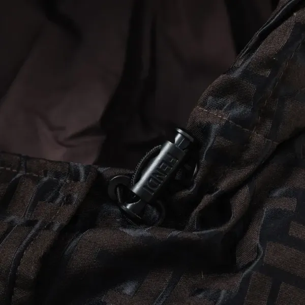 FENDI（フェンディ） ダウンジャケット  241112