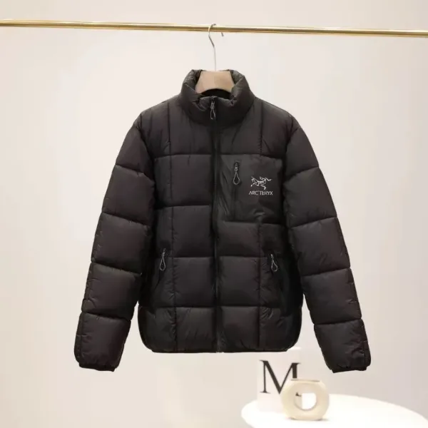 【ARCTERYX   公式旗艦店】 アークテリクス  ダウンジャケット ご好評に付き再入荷！  241228