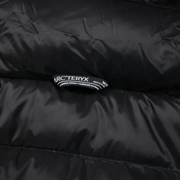 【ARCTERYX   公式旗艦店】 アークテリクス  ダウンジャケット ご好評に付き再入荷！  241228