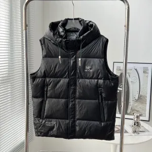 【ARCTERYX   公式旗艦店】 アークテリクス  ダウンベスト  ご好評に付き再入荷！  241228