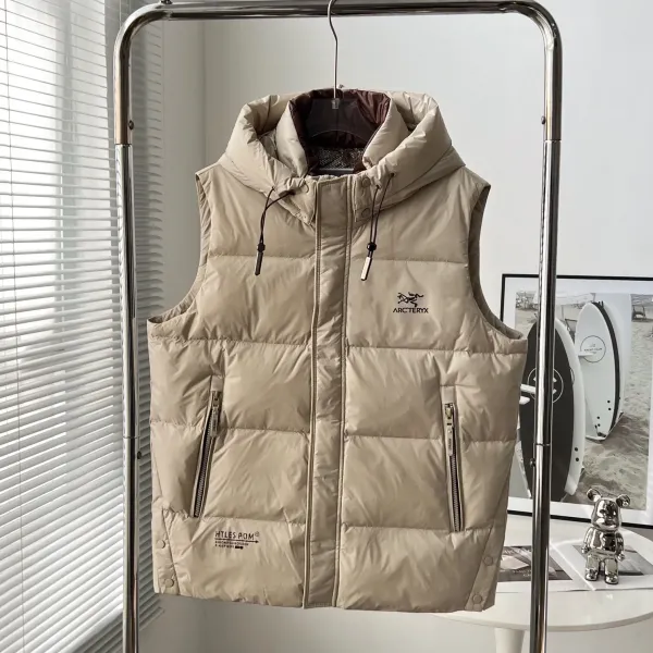 【ARCTERYX   公式旗艦店】 アークテリクス  ダウンベスト  ご好評に付き再入荷！  241228