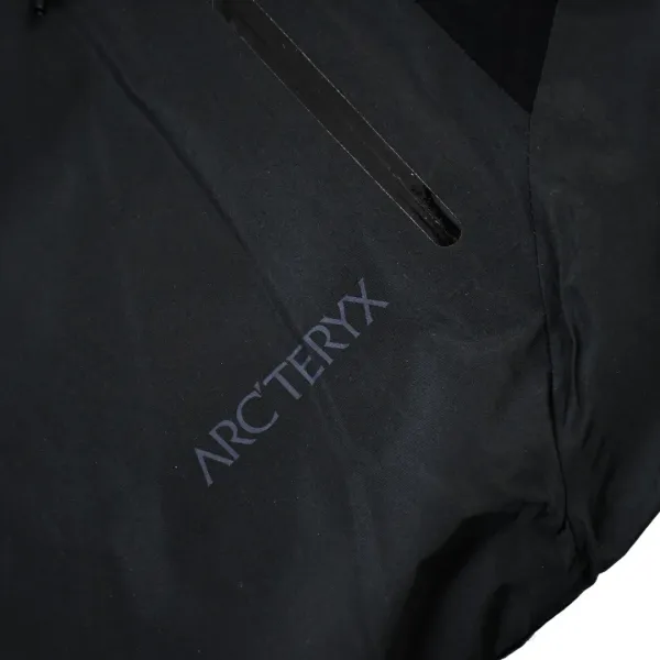 【ARCTERYX   公式旗艦店】 アークテリクス  ダウンジャケット ご好評に付き再入荷！  241205