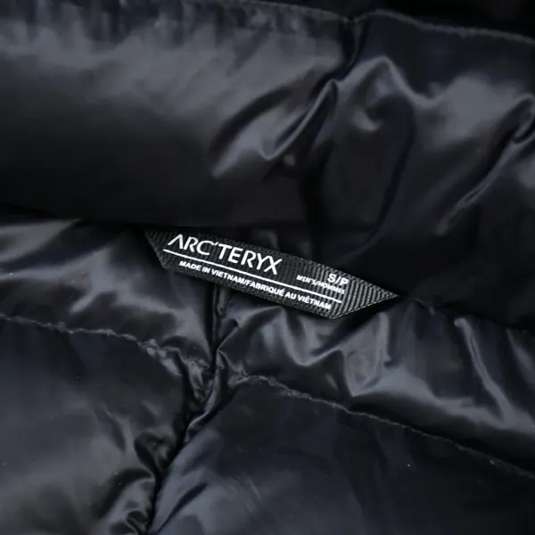 【ARCTERYX   公式旗艦店】 アークテリクス  ダウンジャケット ご好評に付き再入荷！  241205