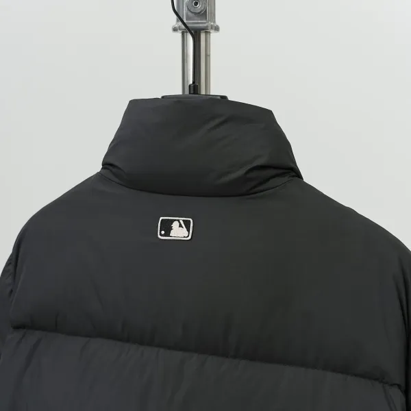 New York Yankees NY 【MLB  公式旗艦店】ヤンキース  ダウンジャケット好評に付き再入荷！241227
