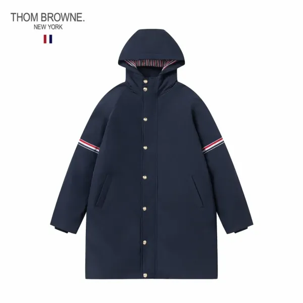 【ThomBrowne  公式旗艦店】トムブラウン  ダウンジャケット ご好評に付き再入荷！241228