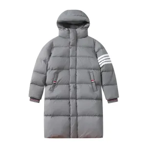 【ThomBrowne  公式旗艦店】トムブラウン  ダウンジャケット ご好評に付き再入荷！241228