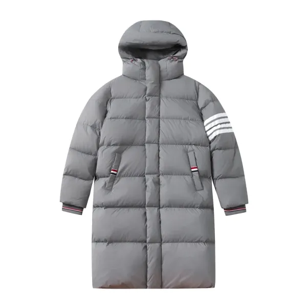 【ThomBrowne  公式旗艦店】トムブラウン  ダウンジャケット ご好評に付き再入荷！241228