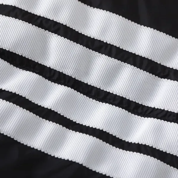【ThomBrowne  公式旗艦店】トムブラウン  ダウンジャケット ご好評に付き再入荷！241228