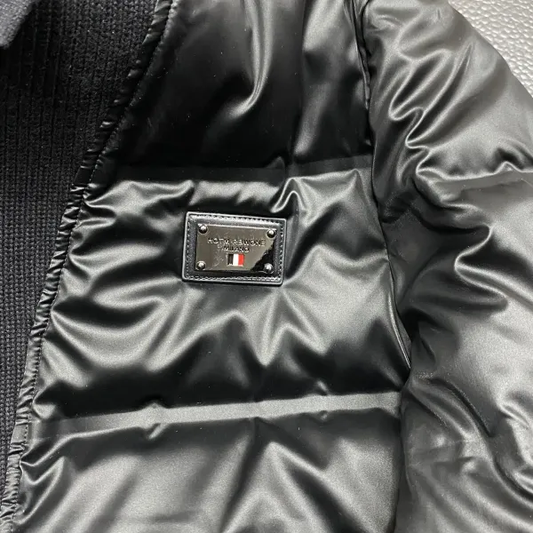 【ThomBrowne   公式旗艦店】トムブラウン  ダウンジャケット ご好評に付き再入荷！241228