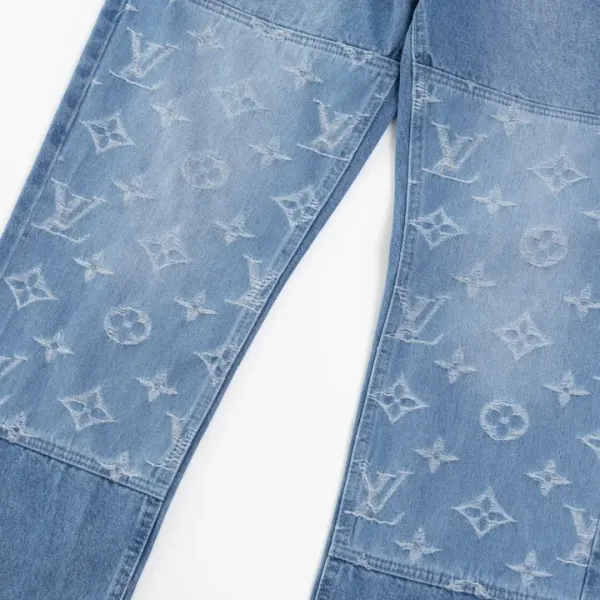 LV【LOUIS VUITTON   公式旗艦店】 ルイヴィトン  ジーパン  ご好評に付き再入荷！ 241218