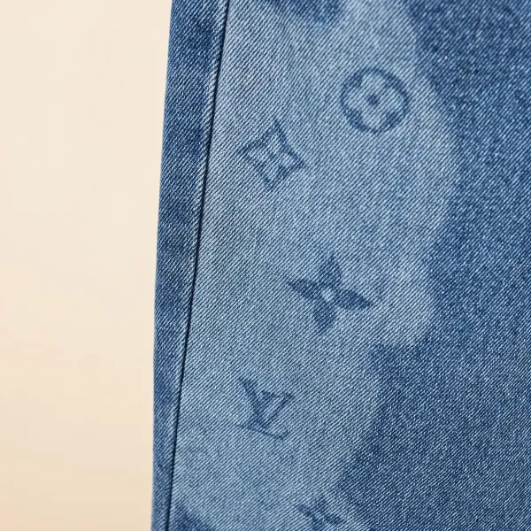 LV【LOUIS VUITTON   公式旗艦店】 ルイヴィトン  ジーパン  ご好評に付き再入荷！ 241218