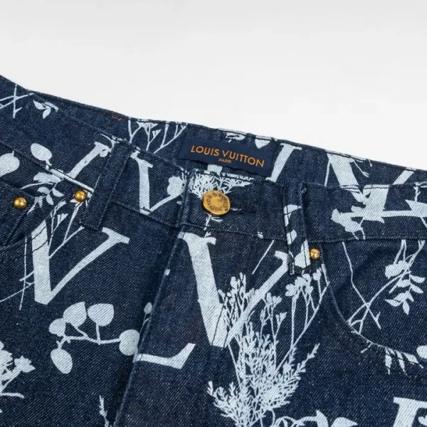 【LOUIS VUITTON  公式旗艦店】ルイヴィトン  ジーパン  ご好評に付き再入荷  240830