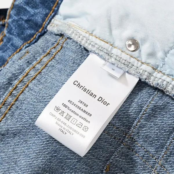 【DIOR 公式旗艦店】ディオール  ジーパン  ご好評に付き再入荷！ 241218