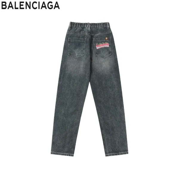【BALENCIAGA   公式旗艦店】バレンシアガ  ジーパン  ご好評に付き再入荷！ 241219