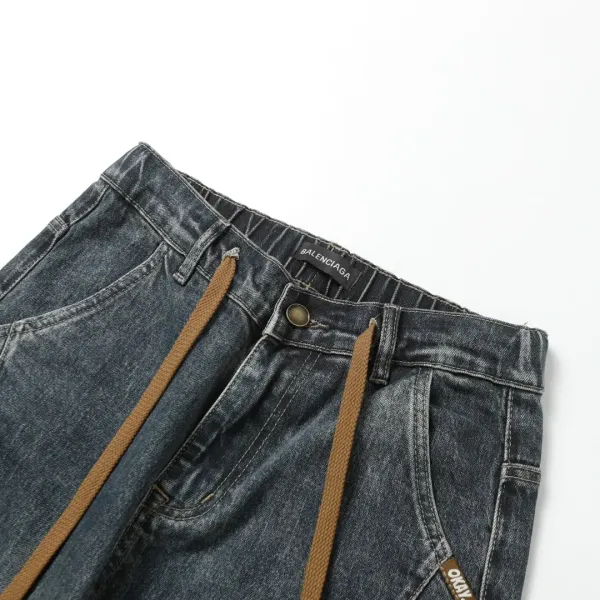 【BALENCIAGA   公式旗艦店】バレンシアガ  ジーパン  ご好評に付き再入荷！ 241219