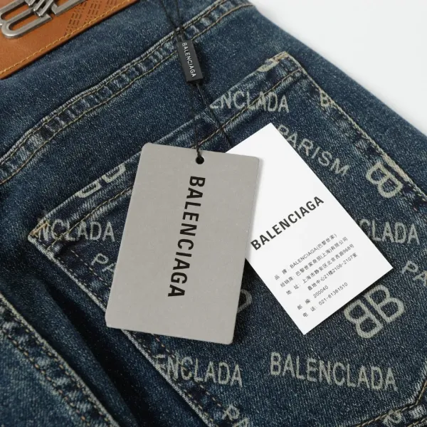 【2026】【BALENCIAGA   公式旗艦店】バレンシアガ  ジーパン  ご好評に付き再入荷！ 241219