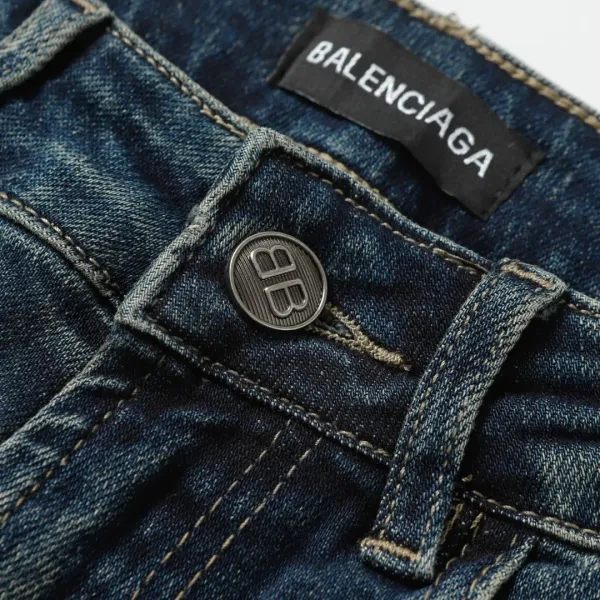 【2026】【BALENCIAGA   公式旗艦店】バレンシアガ  ジーパン  ご好評に付き再入荷！ 241219