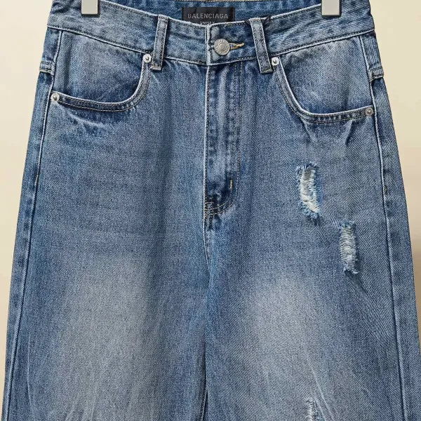 【BALENCIAGA   公式旗艦店】 バレンシアガ  ジーパン  ご好評に付き再入荷！ 241219