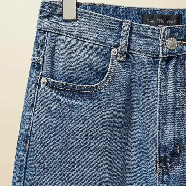 【BALENCIAGA   公式旗艦店】 バレンシアガ  ジーパン  ご好評に付き再入荷！ 241219