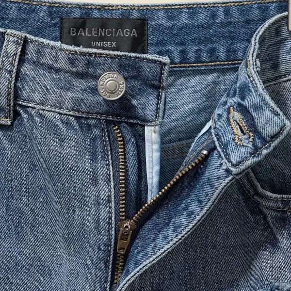 【BALENCIAGA   公式旗艦店】 バレンシアガ  ジーパン  ご好評に付き再入荷！ 241219