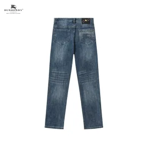 【BURBERRY   公式旗艦店】バーバリー  ジーパン  ご好評に付き再入荷！ 241220