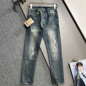 【BURBERRY   公式旗艦店】バーバリー  ジーパン  ご好評に付き再入荷！ 241220
