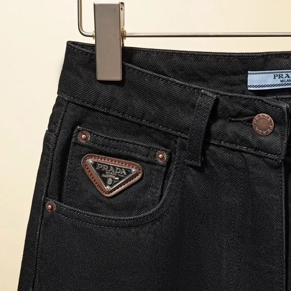【PRADA  公式旗艦店】プラダ  ジーパン ご好評に付き再入荷！ 241220