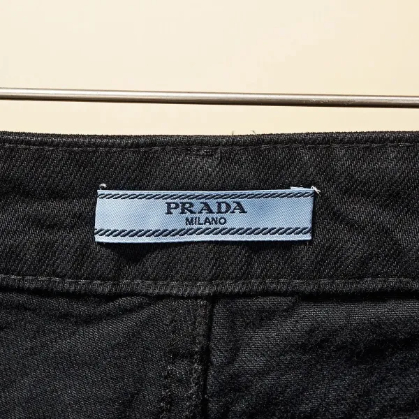 【PRADA  公式旗艦店】プラダ  ジーパン ご好評に付き再入荷！ 241220