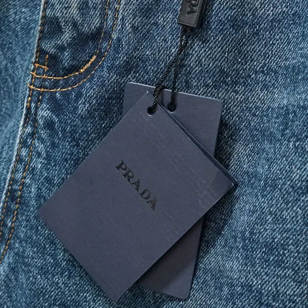 【PRADA  公式旗艦店】プラダ  ジーパン ご好評に付き再入荷！ 241220