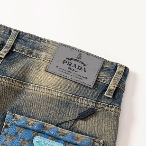 【PRADA  公式旗艦店】プラダ  ジーパン  ご好評に付き再入荷  240831