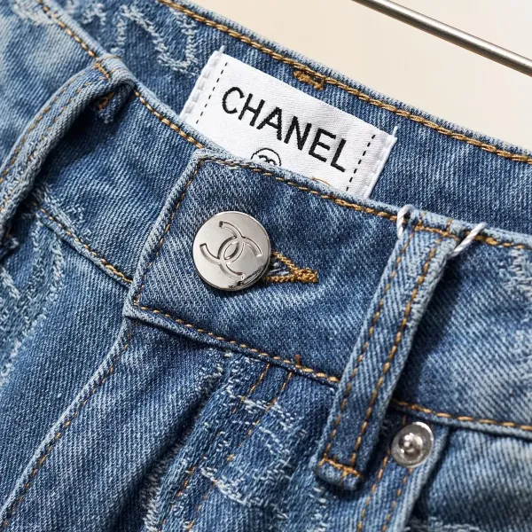 【CHANEL  公式旗艦店】シャネル    ジーパン  ご好評に付き再入荷！ 241220