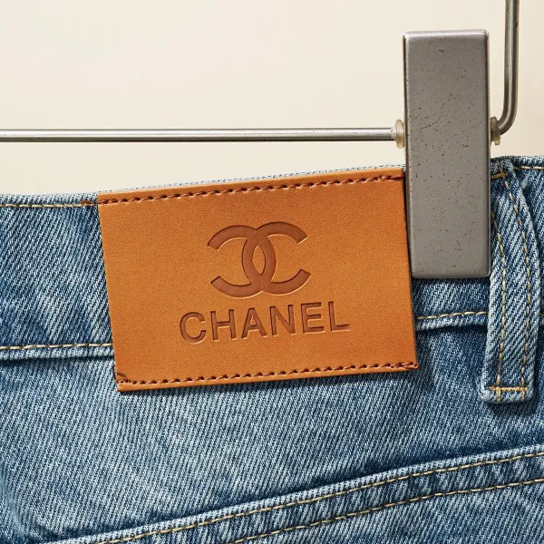 【CHANEL  公式旗艦店】シャネル    ジーパン  ご好評に付き再入荷！ 241218