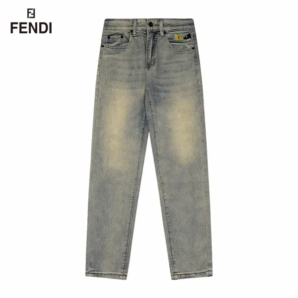 【FENDI 公式旗艦店】フェンディ  ジーパン  ご好評に付き再入荷！ 241220