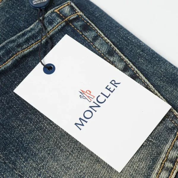 【MONCLER  公式旗艦店】 モンクレール  ジーパン  ご好評に付き再入荷！ 241220