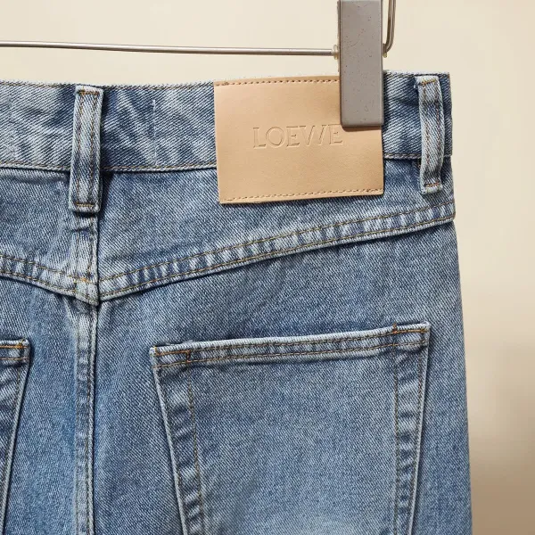 【LOEWE  公式旗艦店】 ロエベ  ジーパン  ご好評に付き再入荷！ 241219