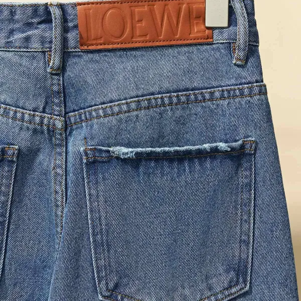【LOEWE  公式旗艦店】 ロエベ  ジーパン  ご好評に付き再入荷！ 241219