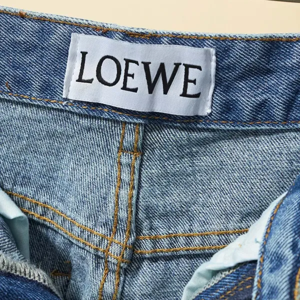 【LOEWE  公式旗艦店】 ロエベ  ジーパン  ご好評に付き再入荷！ 241219