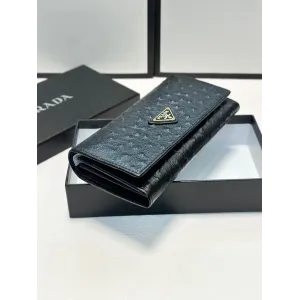 【PRADA 公式旗艦店】プラダ  財布 当日出荷 好評に付き再入荷！19*10CM