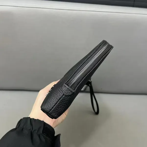 【BURBERRY 公式旗艦店】バーバリー クラッチバッグ  当日出荷 好評に付き再入荷！26*16CM