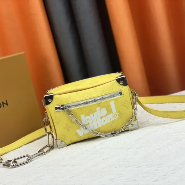【LOUIS VUITTON 公式旗艦店】ルイヴィトン 斜めがけバッグ当日出荷 好評に付き再入荷!18.5*13*8CM 【LOUIS VUITTON 公式旗艦店】ルイヴィトン 斜めがけバッグ当日出荷 好評に付き再入荷!18.5*13*8CM