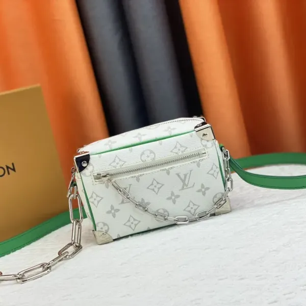 【LOUIS VUITTON 公式旗艦店】ルイヴィトン 斜めがけバッグ当日出荷 好評に付き再入荷!18.5*13*8CM 【LOUIS VUITTON 公式旗艦店】ルイヴィトン 斜めがけバッグ当日出荷 好評に付き再入荷!18.5*13*8CM