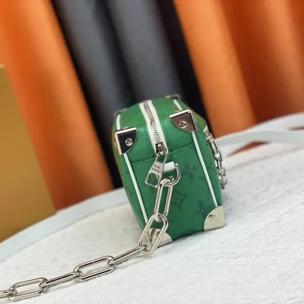 【LOUIS VUITTON 公式旗艦店】ルイヴィトン 斜めがけバッグ当日出荷 好評に付き再入荷!18.5*13*8CM 【LOUIS VUITTON 公式旗艦店】ルイヴィトン 斜めがけバッグ当日出荷 好評に付き再入荷!18.5*13*8CM