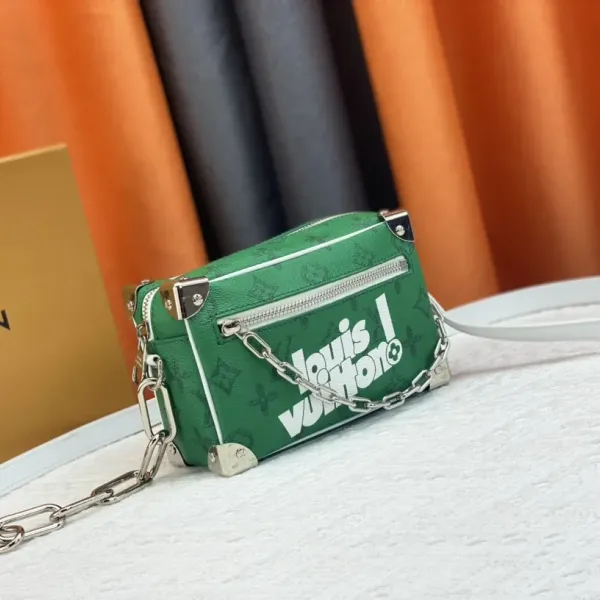 【LOUIS VUITTON 公式旗艦店】ルイヴィトン 斜めがけバッグ当日出荷 好評に付き再入荷!18.5*13*8CM 【LOUIS VUITTON 公式旗艦店】ルイヴィトン 斜めがけバッグ当日出荷 好評に付き再入荷!18.5*13*8CM