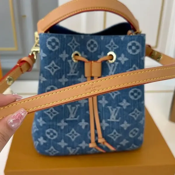 【LOUIS VUITTON 公式旗艦店】ルイヴィトン  斜めがけバッグ 当日出荷 好評に付き再入荷！20*21CM  1240722