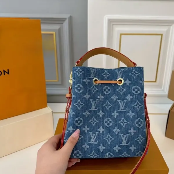 【LOUIS VUITTON 公式旗艦店】ルイヴィトン  斜めがけバッグ 当日出荷 好評に付き再入荷！20*21CM  1240722