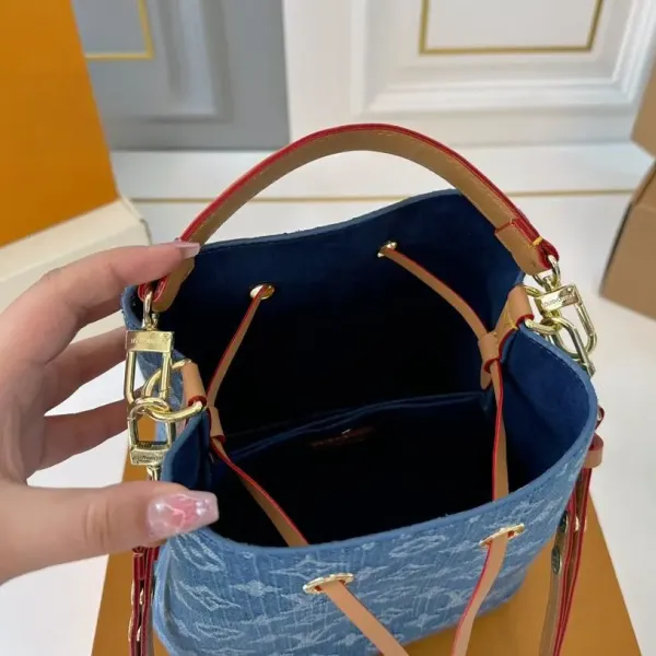 【LOUIS VUITTON 公式旗艦店】ルイヴィトン  斜めがけバッグ 当日出荷 好評に付き再入荷！20*21CM  1240722